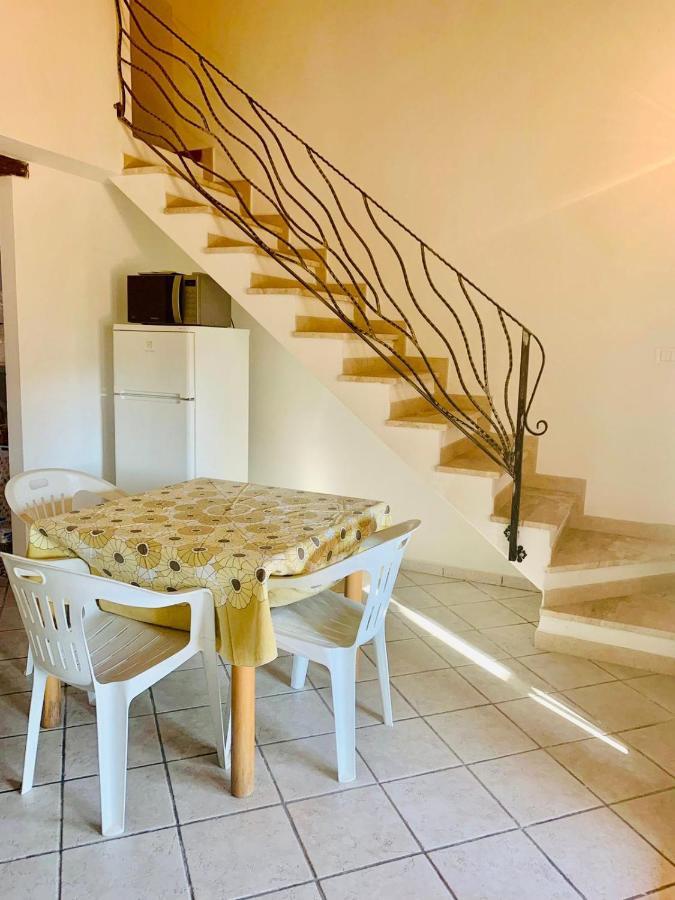 Appartamento I Geranei Centro San Teodoro  Exteriör bild