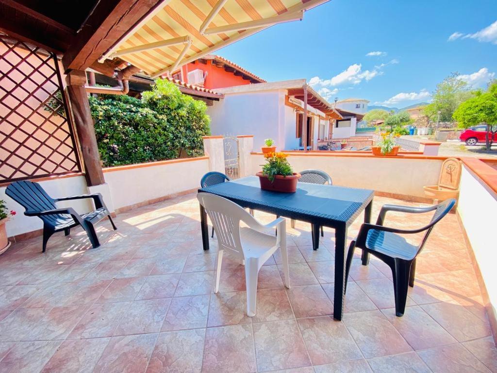 Appartamento I Geranei Centro San Teodoro  Exteriör bild