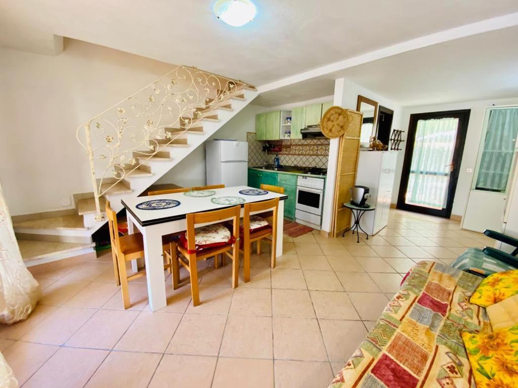 Appartamento I Geranei Centro San Teodoro  Exteriör bild