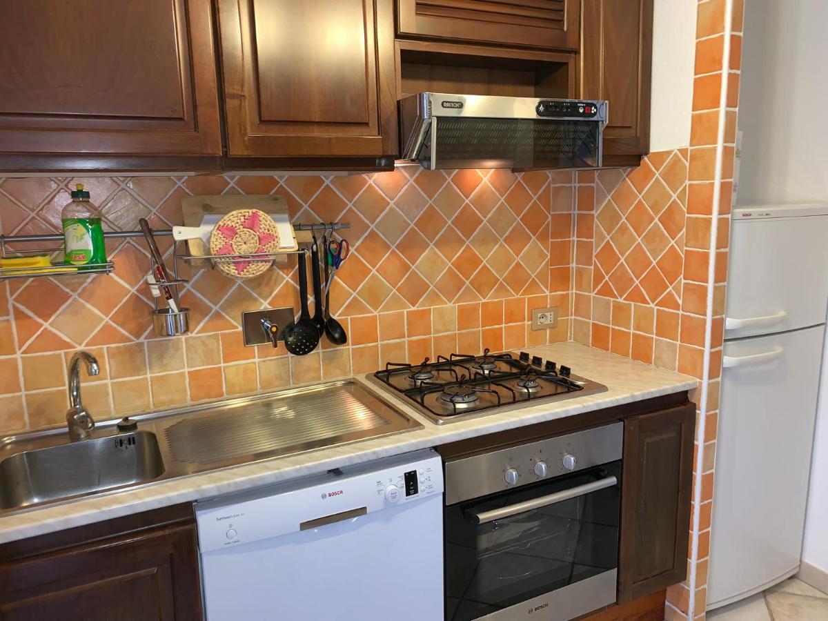 Appartamento I Geranei Centro San Teodoro  Exteriör bild
