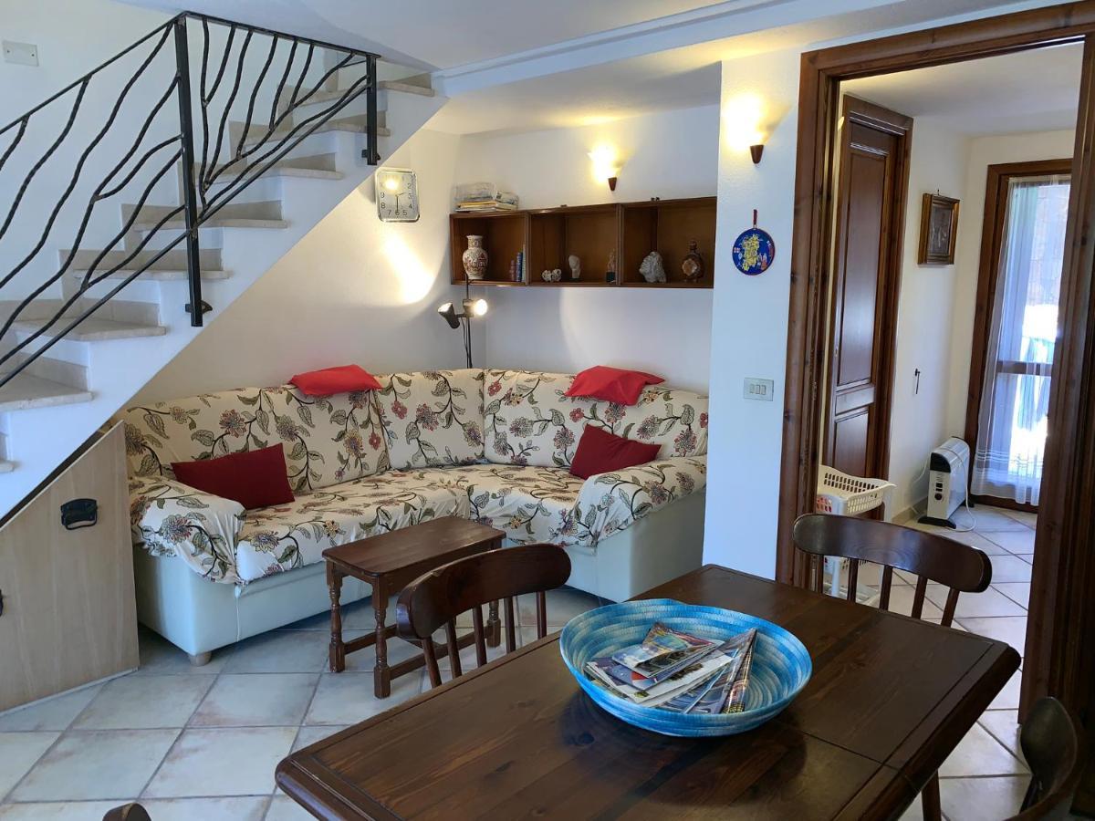 Appartamento I Geranei Centro San Teodoro  Exteriör bild